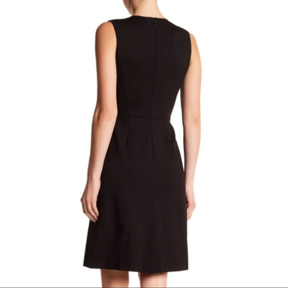 Vince Sleeveless Fitted Black pleated  Dress size 4 - Picture 2 of 6
